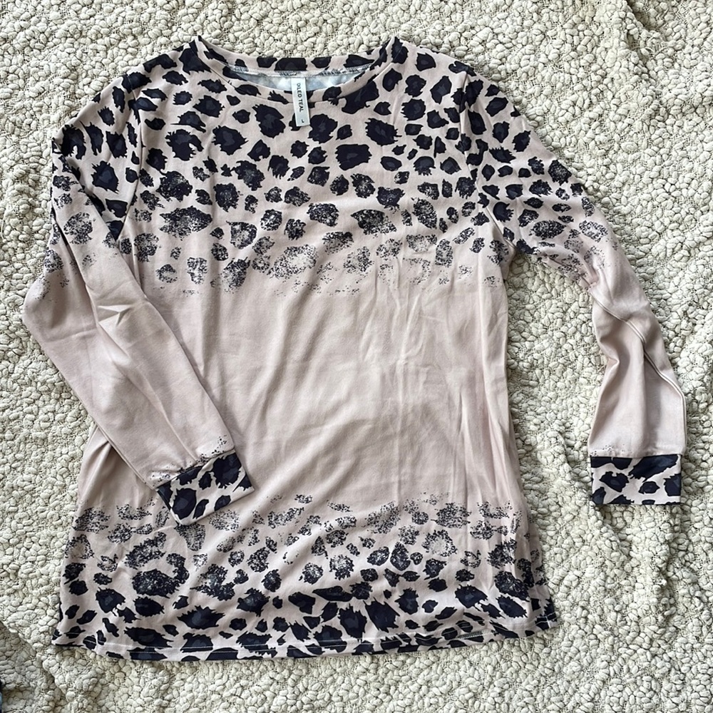 Lightweight leopard and beige sweater